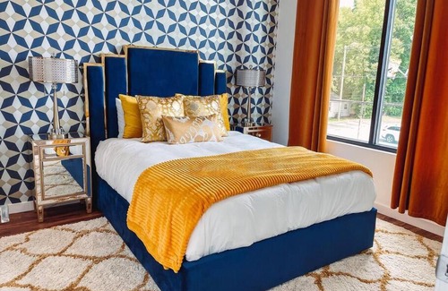 North Nashville Apartment | Art Deco Den Luxe Boutique Stay Mins to Broadway