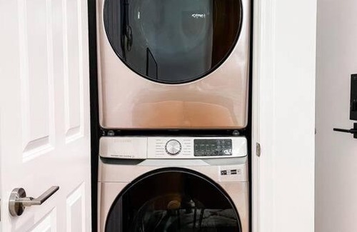 North Nashville Apartment | Art Deco Den Luxe Boutique Stay Mins to Broadway