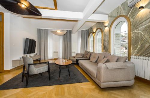 Novo Sarajevo Apartment | Art of Living luxury suite - with garage