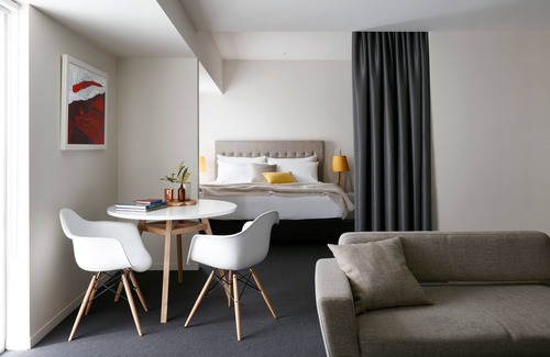 Walkerville Hotel | Art Series - The Watson