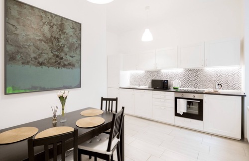 Inner City Budapest Apartment | ArtApart Luxury and Art in Budapest - Apartment A3