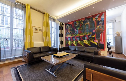 Les Halles Apartment | Artirama, 2Ch/1Sdb, sleeps 4