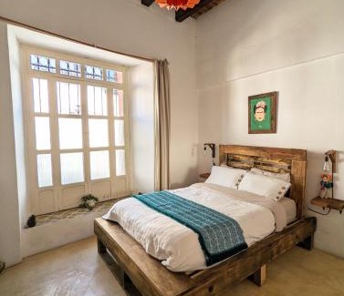 Del Cerrillo House | Artisanal-Casa in the Center of San Cris