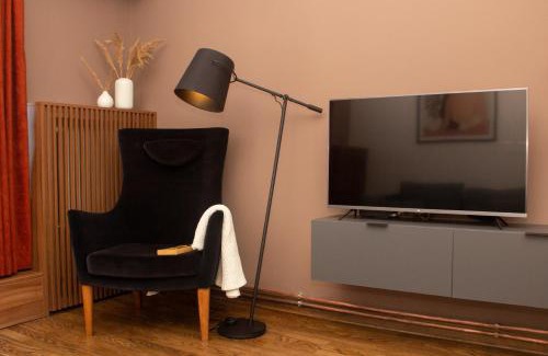 Stari Grad Apartment | Artisan's Dwelling