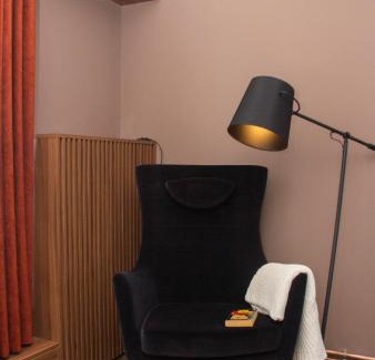 Stari Grad Apartment | Artisan's Dwelling