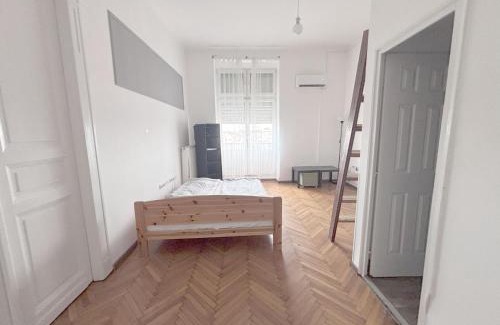Csarnok negyed House | Artist Guest House