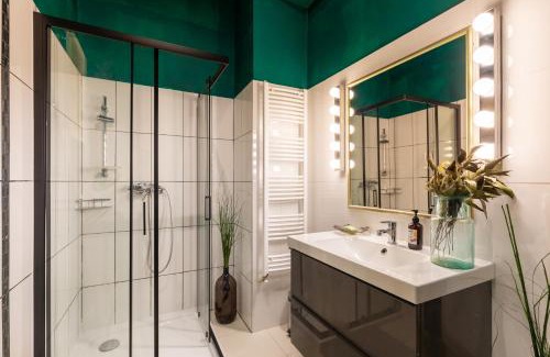 Krisztinavaros Apartment | Artist Residence by STN