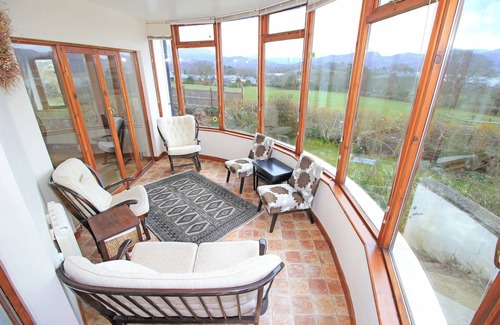 Penrhyndeudraeth Cottage | Artist's Cottage