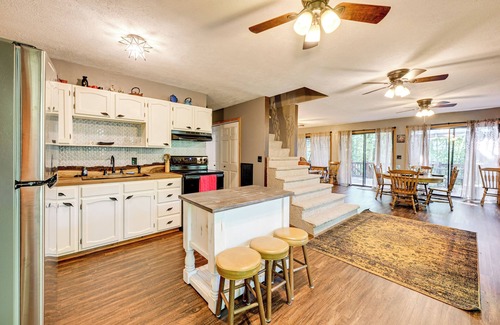 Sky Valley Cabin | Artist's Retreat at Sky Valley w/Balcony & Deck