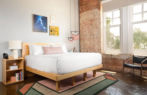 Downtown Dallas Hotel | Artistic Atmosphere, Canvas Suite, Canvas Hotel Dallas, Rooftop Pool