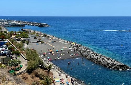 Radazul Apartment | Artistic beachfront apartment
