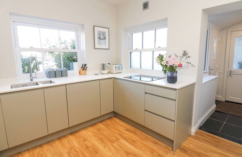 Richmond Cottage | ARTIST’S COTTAGE, family friendly, with open fire in Richmond