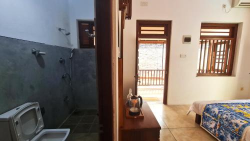 Fort Galle Hotel | ArtNEST Gallery Stay , Pedlars St , Galle Fort