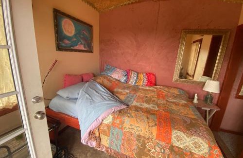 Discovery Harbour Bed & Breakfast | Artsy Cabin on Organic Farm