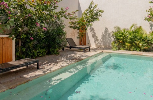 Centro Apartment | Artsy loft with plunge pool and rooftop terrace