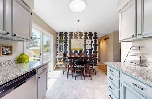 Franklin - Randolph House | Artsy retreat with a large yard, playground, covered patio