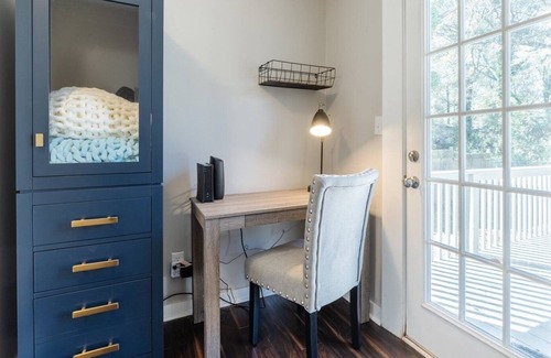 Sans Souci House | ARTtisphere Availability this weekend! Spring Vacay@ the Frankel Inn/Near SRT