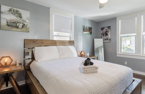 Sans Souci House | ARTtisphere Availability this weekend! Spring Vacay@ the Frankel Inn/Near SRT