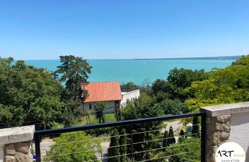 Tihany Villa | ARTtrend Luxury Villa