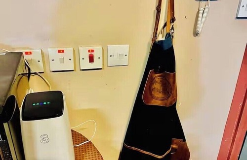 Holloway Apartment | Arty infused Loft with ac near Emirates Stadium