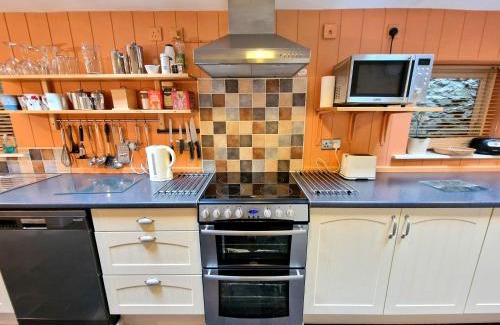 New Quay House | Arwel