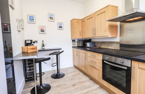 Kendal Cottage | ARYELLE HOUSE, pet friendly, with open fire in Kendal