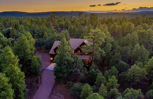 Sierra Pines Cabin | As featured on HGTV's Log Cabin Living!