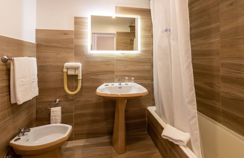 Sao Joao da Madeira Hotel | AS São João da Madeira