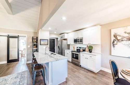 Madison House | As Seen on HGTV ~ @hgtvbnb ~ Unique & Comfy