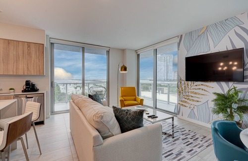 Northeast Miami Apartment | AS717 DESIGN DISTRICT, LUXURY BAYVIEW