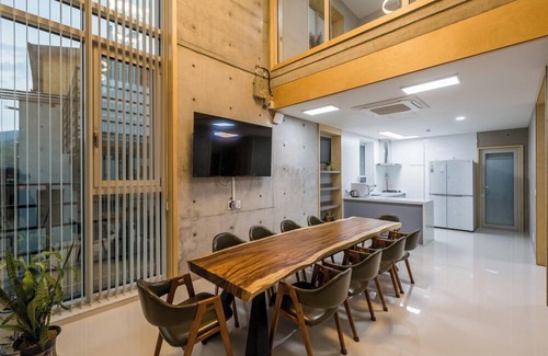 Oeseo House | Asamo poolvilla