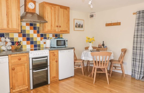 Llandysul Cottage | ASH COTTAGE, pet friendly, with hot tub in Newcastle Emlyn