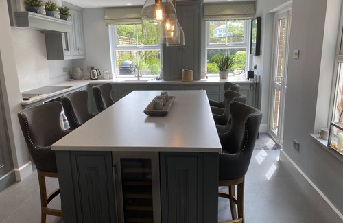 Seaview House | Ashburn lovely holiday home set in village with stunning garden