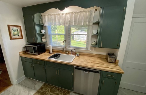 Greenville - Spartanburg Cottage | Ashford Cottage - Close to Downtown!