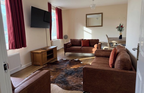 Bletchley House | Ashland Cottage in Milton Keynes