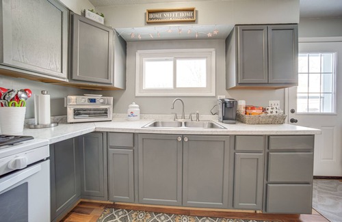 Ashtabula House | Ashtabula Home Rental - 2 Mi to Lake Erie, Beaches