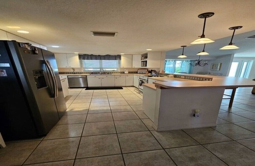 Port Charlotte House | Ask about discounts May-Oct. Lakefront pool home. Near gulf beaches, Ford/Edison