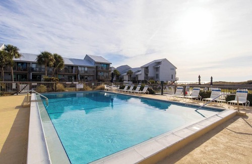 East End Condo | Ask about our monthly discounts! 1 Min Walk Beach! Pool within Steps!