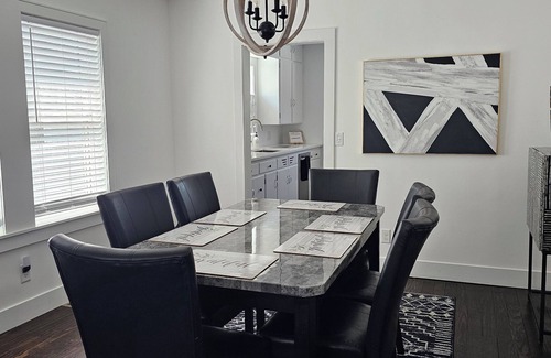 Lakeside House | Ask about winter specials for Healthcare travelers!