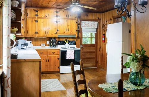 Blue Ridge Apartment | Aska Adventure River Swim and Autumn Escape