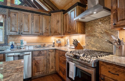 Cherry Log Cabin | Aska Favor - Aska Adventure Area