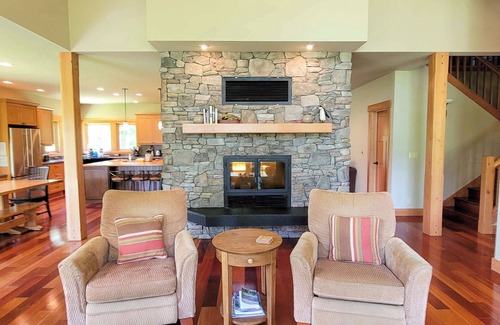 Mazama Cabin | Aspen Grove Cabin - 4-Bedroom Home in Mazama