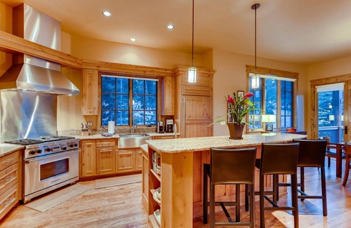 Corkscrew Flats House | Aspen Grove Chalet: Private Hot Tub, Fire Pit, Pet-Friendly, Near Downtown