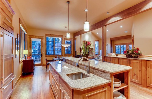 Corkscrew Flats House | Aspen Grove Chalet: Private Hot Tub, Fire Pit, Pet-Friendly, Near Downtown