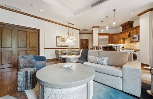 Downtown Condo | Aspen Mountain Residences [Formerly Hyatt Grand Aspen] at Owner Direct Rates