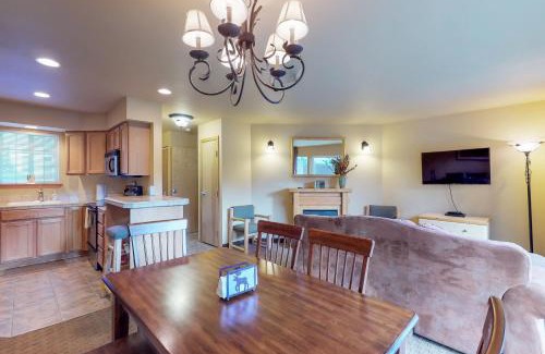 Downtown Leavenworth Apartment | Aspen Suites 505 & 506: Downtown Duo