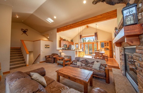 Wildernest House | Aspen Trail Lodge-Hot Tub & Mountain Views