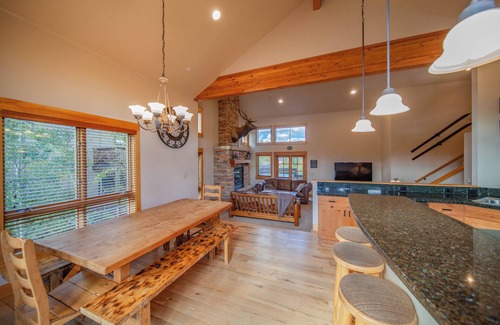 Wildernest House | Aspen Trail Lodge-Hot Tub & Mountain Views