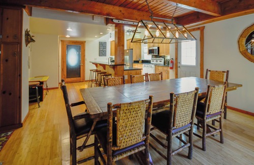 Kings Beach House | Aster by AvantStay | Classic Kings Beach Cottage In The ♡ Of North Shore