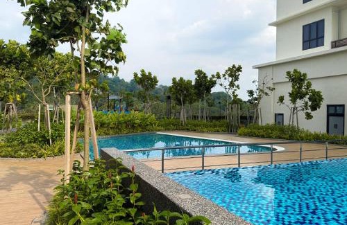 Central Seberang Perai Apartment | Aston Acacia Luxe Retreat 7-8Pax with Free Netflix